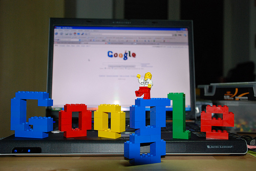 レゴで作ったGoogleのロゴがおもしろい